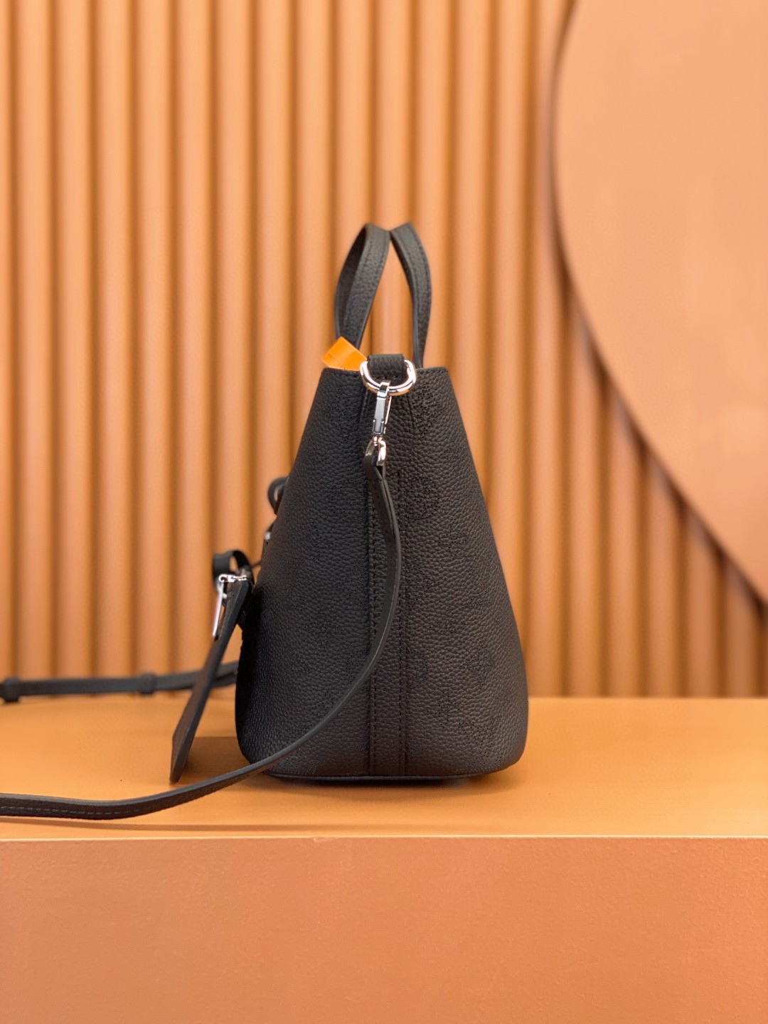 LOUIS VUITTON 路易威登 Blossom MM 品牌镂空Logo老花满印粒面小牛皮 托特包 斜挎包 单肩包 手提包 黑色 M21848