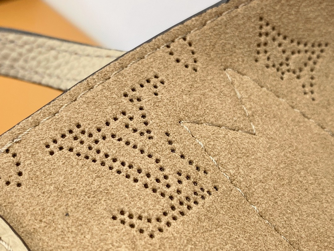 LOUIS VUITTON 路易威登 Blossom MM 品牌镂空Logo老花满印粒面小牛皮 托特包 斜挎包 单肩包 手提包 灰咖色 M21849