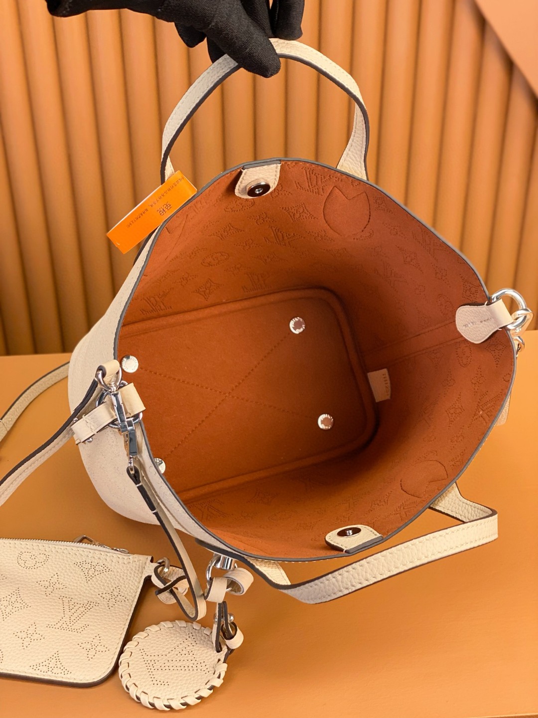 LOUIS VUITTON 路易威登 Blossom MM 品牌镂空Logo老花满印粒面小牛皮 托特包 斜挎包 单肩包 手提包 米白色 M21909