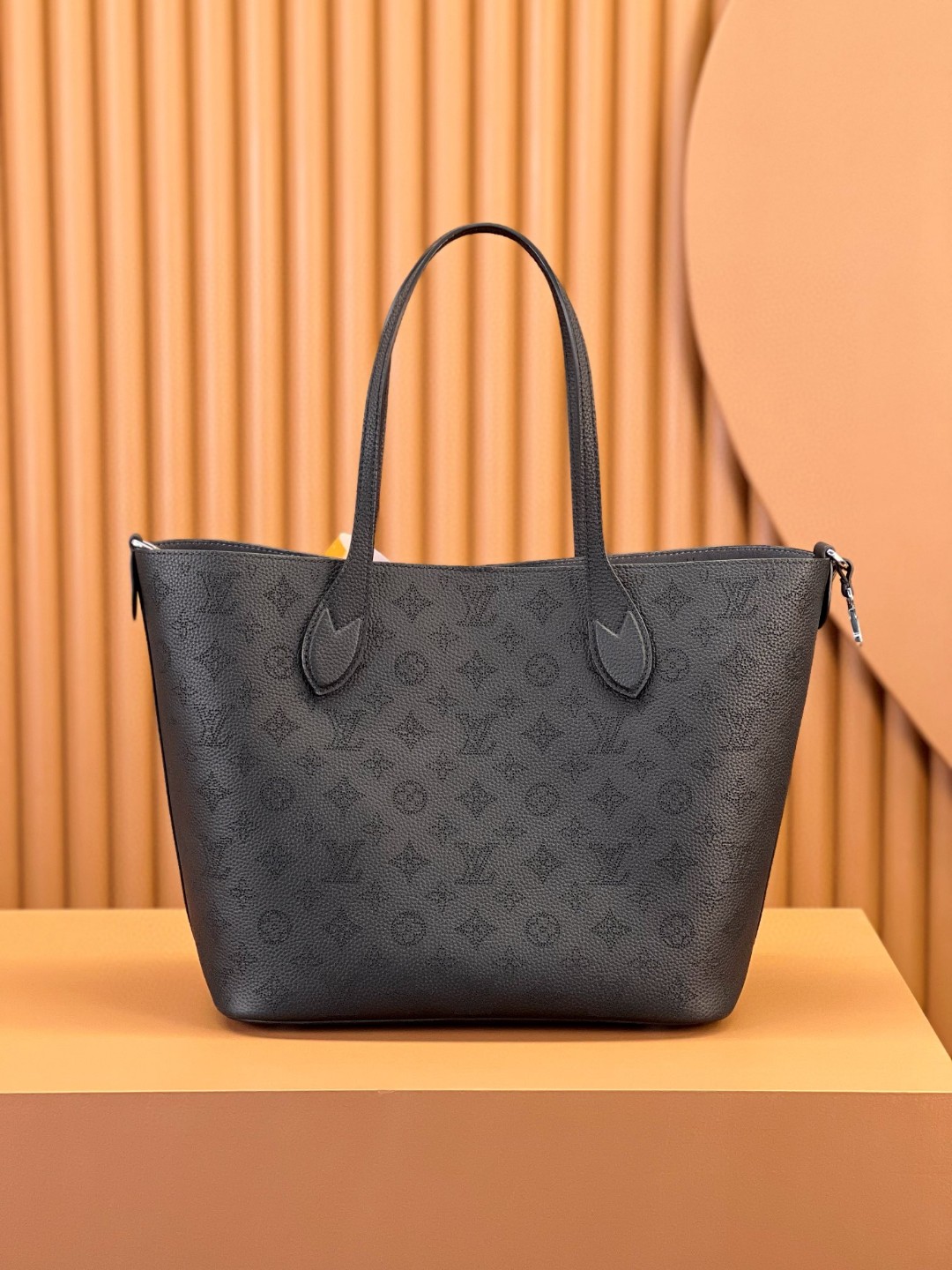 LOUIS VUITTON 路易威登 Blossom MM 品牌镂空Logo老花满印粒面小牛皮 托特包 斜挎包 单肩包 手提包 黑色 M21851