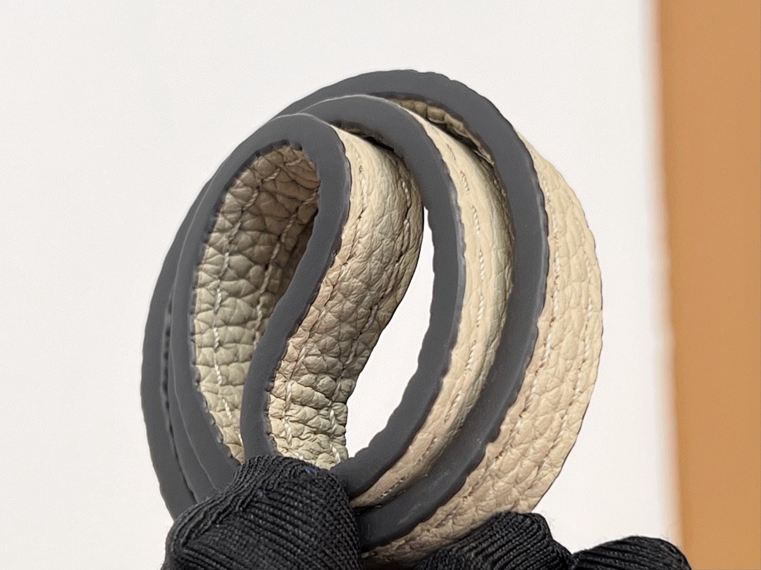 LOUIS VUITTON 路易威登 Blossom MM 品牌镂空Logo老花满印粒面小牛皮 托特包 斜挎包 单肩包 手提包 米白色