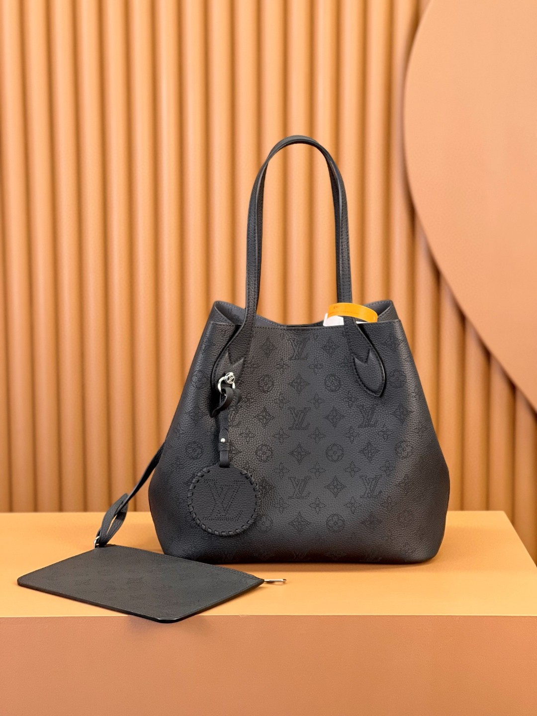 LOUIS VUITTON 路易威登 Blossom MM 品牌镂空Logo老花满印粒面小牛皮 托特包 斜挎包 单肩包 手提包 黑色 M21851