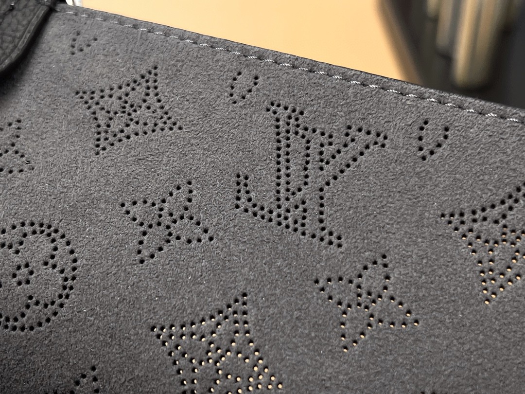 LOUIS VUITTON 路易威登 Blossom MM 品牌镂空Logo老花满印粒面小牛皮 托特包 斜挎包 单肩包 手提包 黑色 M21851