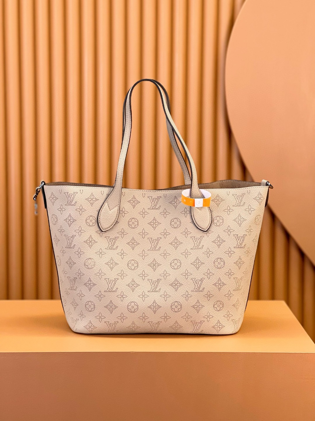 LOUIS VUITTON 路易威登 Blossom MM 品牌镂空Logo老花满印粒面小牛皮 托特包 斜挎包 单肩包 手提包 米白色