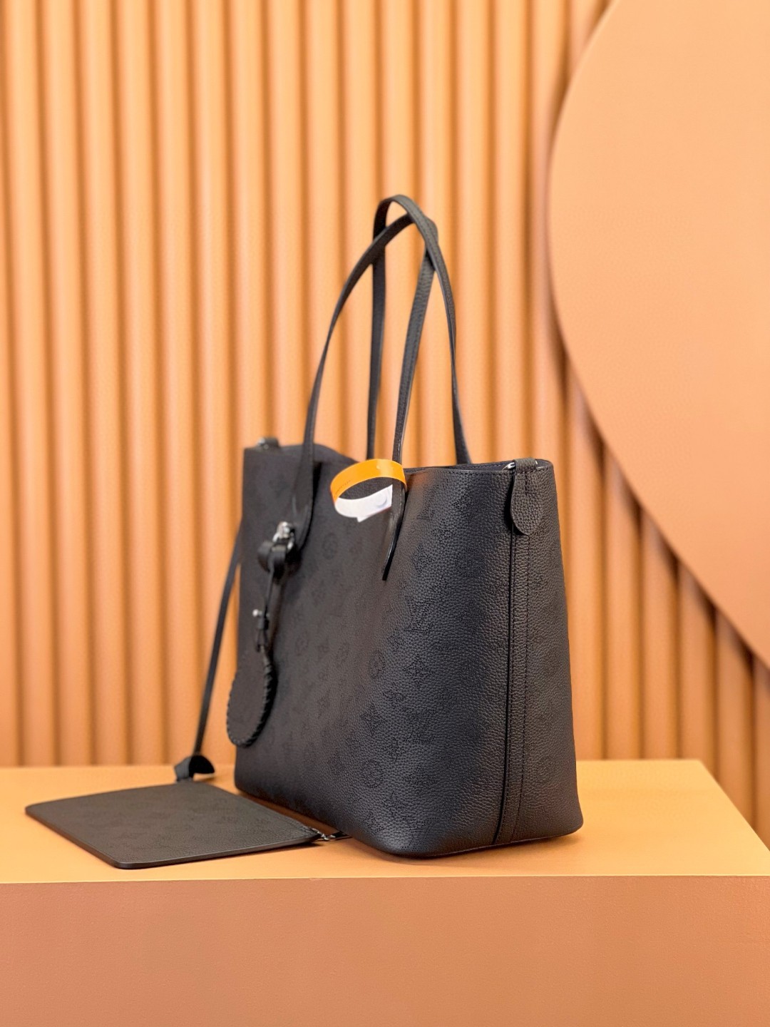 LOUIS VUITTON 路易威登 Blossom MM 品牌镂空Logo老花满印粒面小牛皮 托特包 斜挎包 单肩包 手提包 黑色 M21851