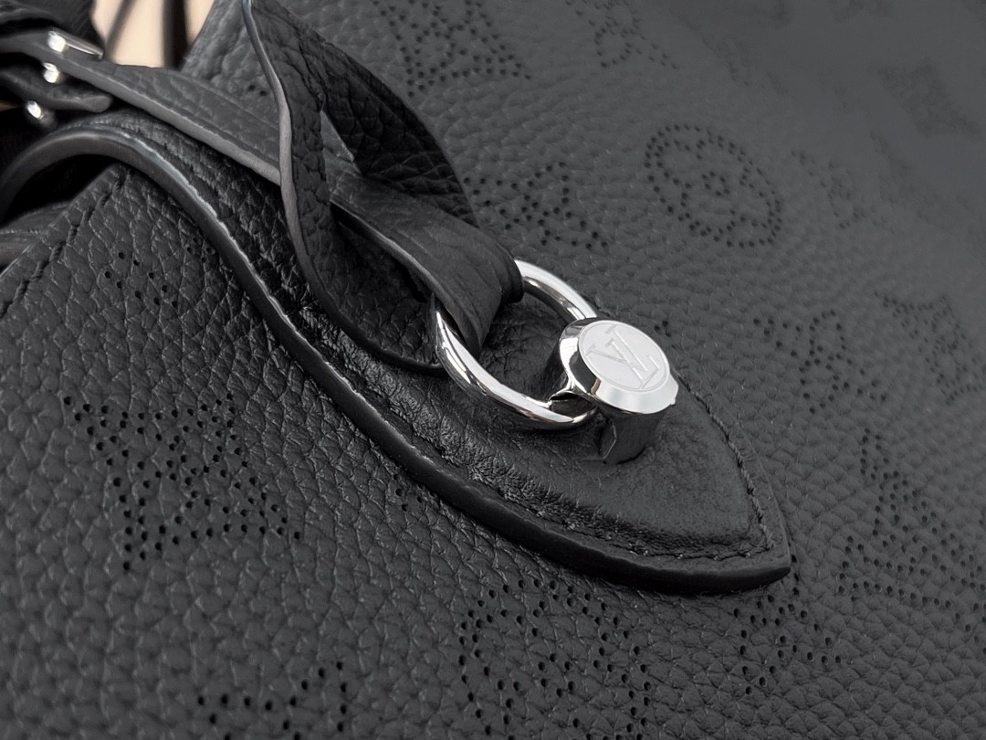 LOUIS VUITTON 路易威登 Blossom MM 品牌镂空Logo老花满印粒面小牛皮 托特包 斜挎包 单肩包 手提包 黑色 M21851