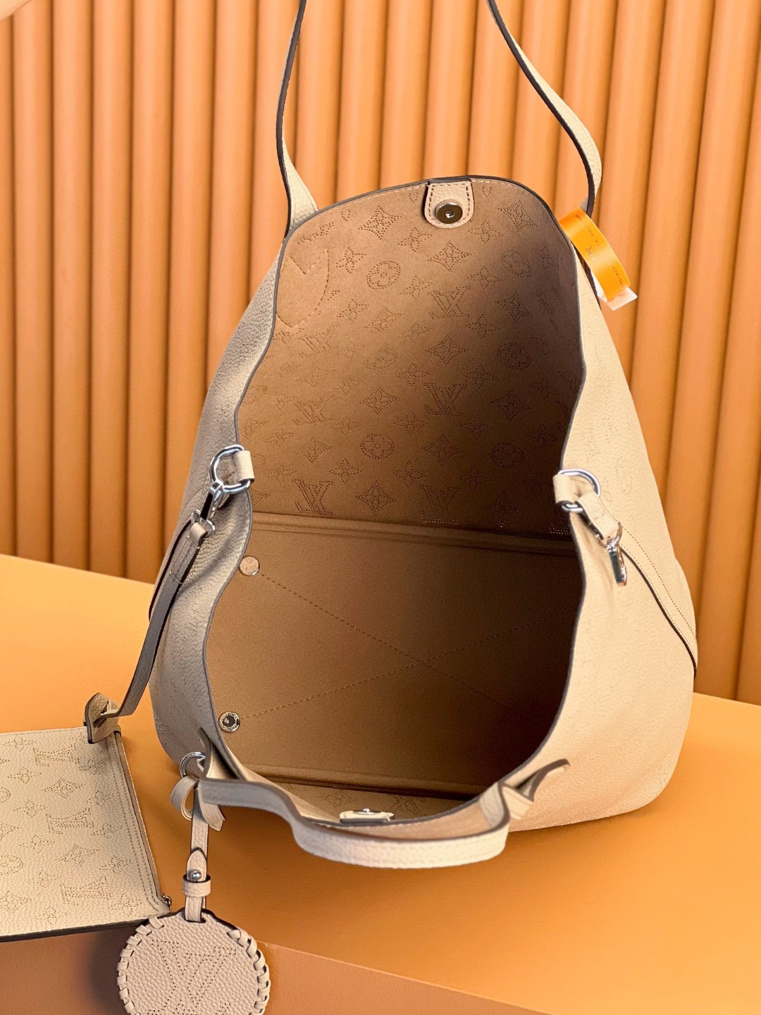 LOUIS VUITTON 路易威登 Blossom MM 品牌镂空Logo老花满印粒面小牛皮 托特包 斜挎包 单肩包 手提包 米白色