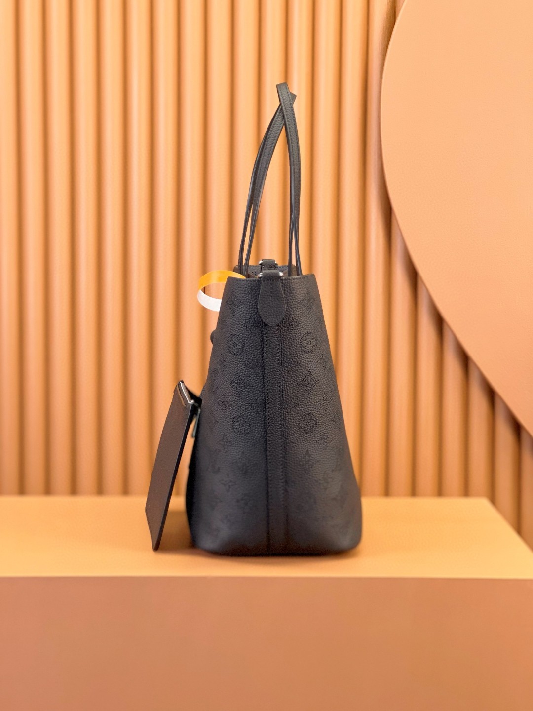 LOUIS VUITTON 路易威登 Blossom MM 品牌镂空Logo老花满印粒面小牛皮 托特包 斜挎包 单肩包 手提包 黑色 M21851