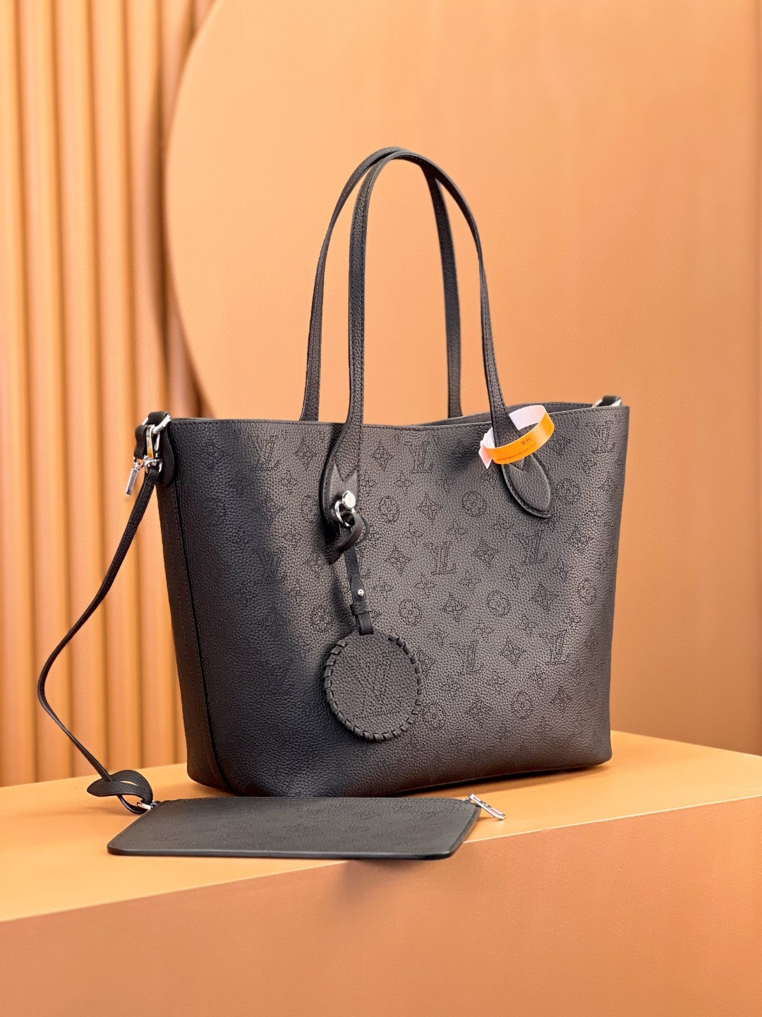 LOUIS VUITTON 路易威登 Blossom MM 品牌镂空Logo老花满印粒面小牛皮 托特包 斜挎包 单肩包 手提包 黑色 M21851