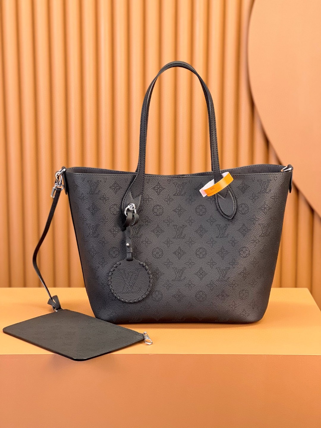 LOUIS VUITTON 路易威登 Blossom MM 品牌镂空Logo老花满印粒面小牛皮 托特包 斜挎包 单肩包 手提包 黑色 M21851