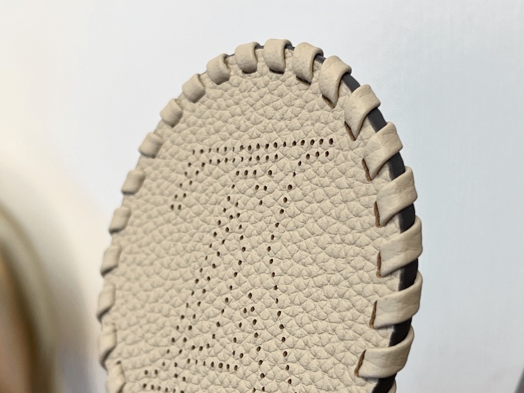 LOUIS VUITTON 路易威登 Blossom MM 品牌镂空Logo老花满印粒面小牛皮 托特包 斜挎包 单肩包 手提包 米白色