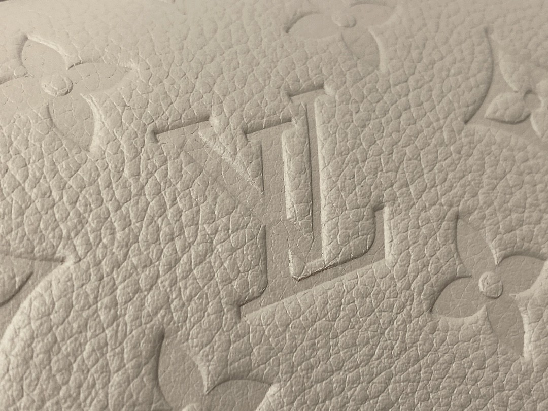 LOUIS VUITTON 路易威登 Pochette Metis 时尚老花压印牛皮 邮差包 斜挎包 单肩包 手提包 灰杏色 M44881