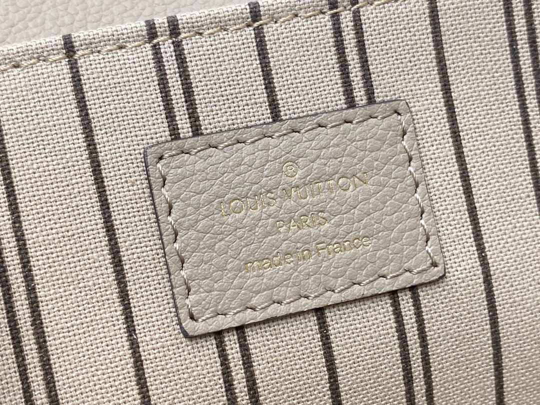 LOUIS VUITTON 路易威登 Pochette Metis 时尚老花压印牛皮 邮差包 斜挎包 单肩包 手提包 灰杏色 M44881