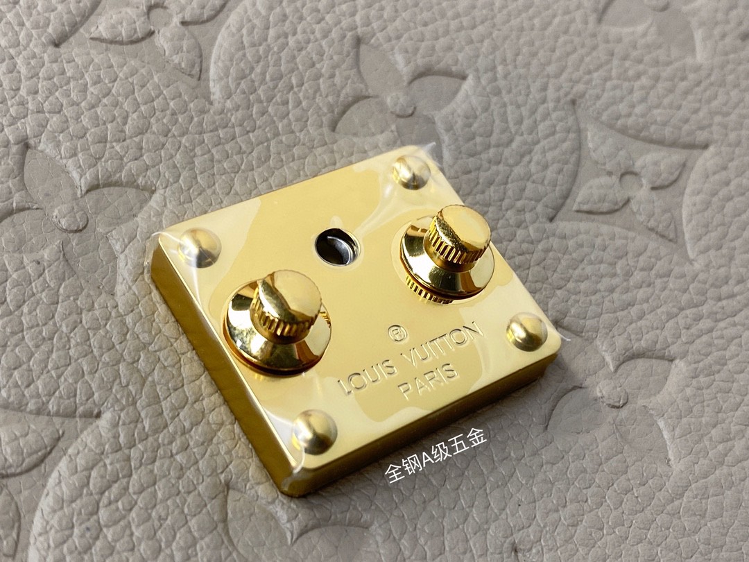 LOUIS VUITTON 路易威登 Pochette Metis 时尚老花压印牛皮 邮差包 斜挎包 单肩包 手提包 灰杏色 M44881