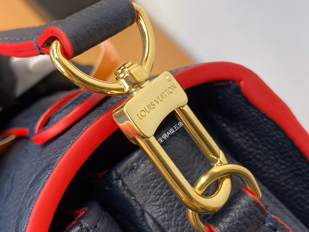 LOUIS VUITTON 路易威登 Pochette Metis 时尚老花压印牛皮 邮差包 斜挎包 单肩包 手提包 深蓝拼红色 M44071