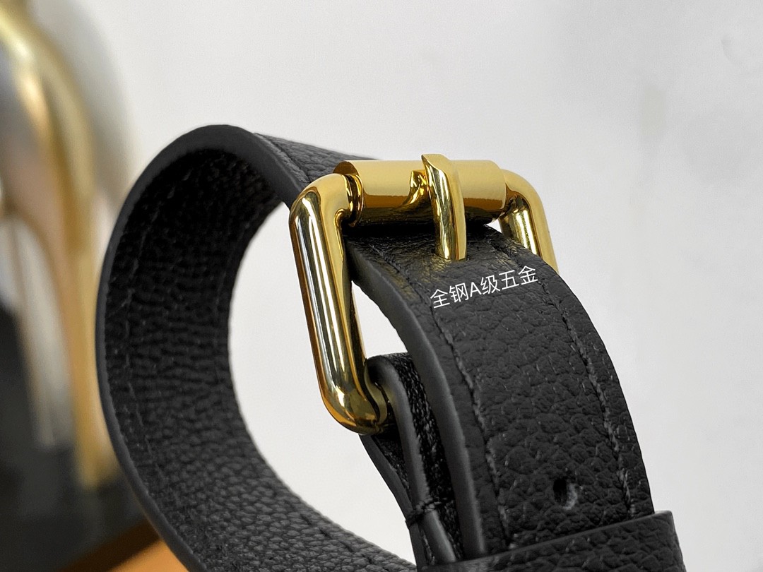 LOUIS VUITTON 路易威登 Pochette Metis 时尚老花压印牛皮 斜挎包 单肩包 手提包 黑色 M41487