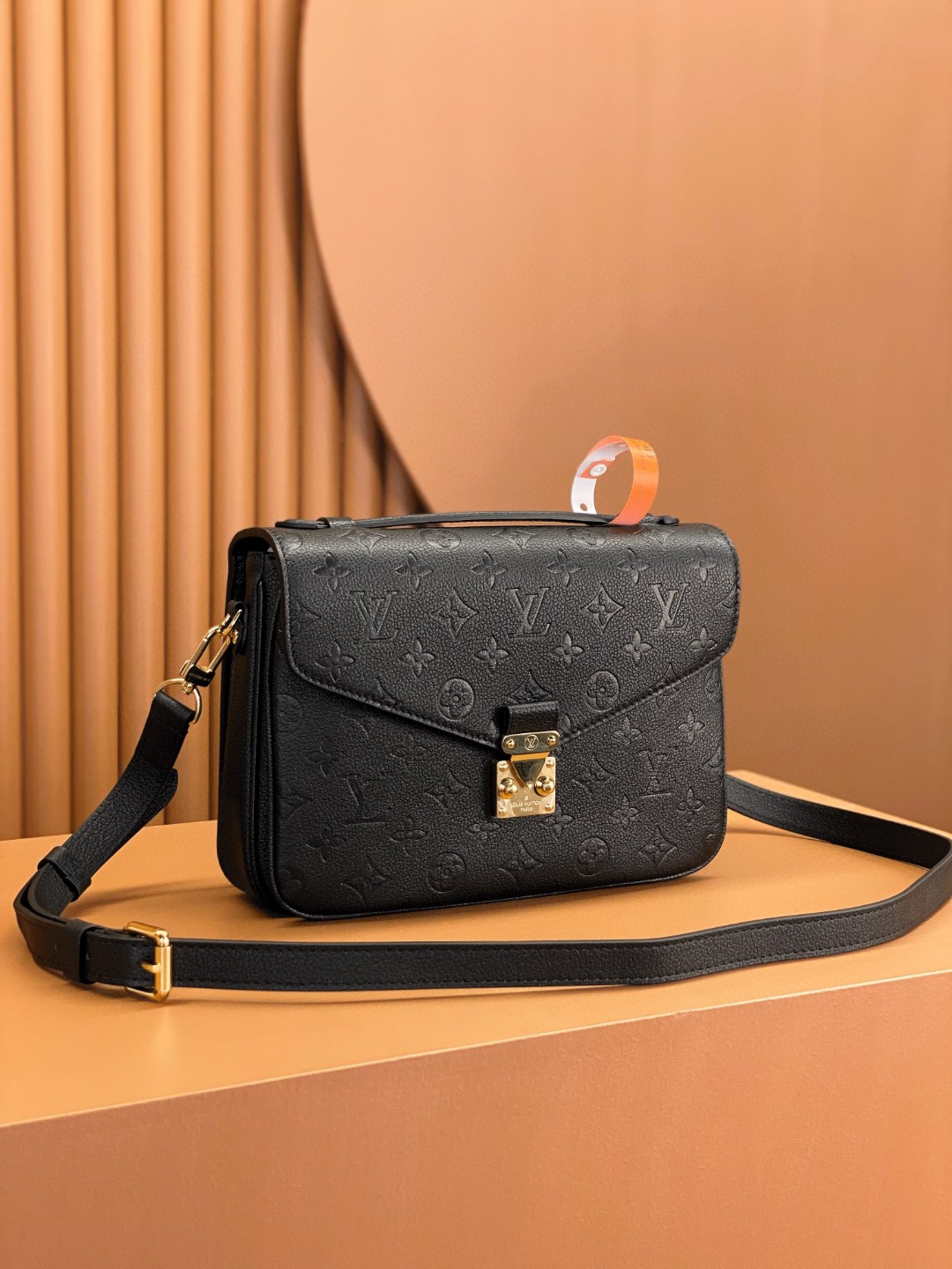 LOUIS VUITTON 路易威登 Pochette Metis 时尚老花压印牛皮 斜挎包 单肩包 手提包 黑色 M41487