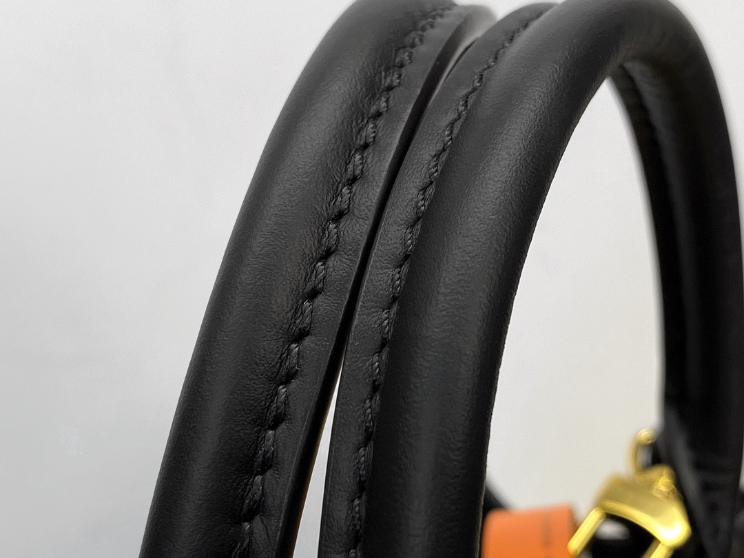 LOUIS VUITTON 路易威登 经典老花压纹牛皮 托特包 斜挎包 单肩包 手提包 黑色 M45653