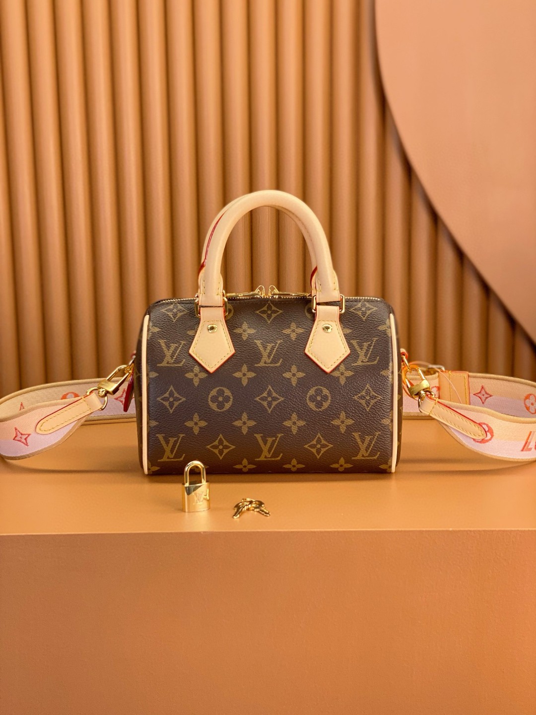 LOUIS VUITTON 路易威登 SpeedyBandoulière 20 经典老花满印刺绣Logo肩带帆布拼皮 斜挎包 单肩包 手提包 棕色 M46594