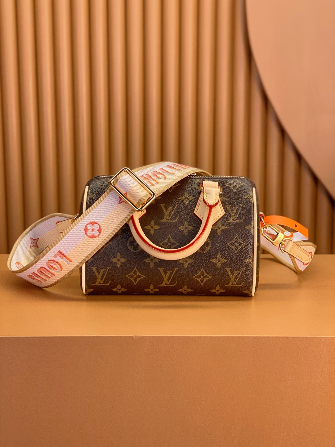 LOUIS VUITTON 路易威登 SpeedyBandoulière 20 经典老花满印刺绣Logo肩带帆布拼皮 斜挎包 单肩包 手提包 棕色 M46594