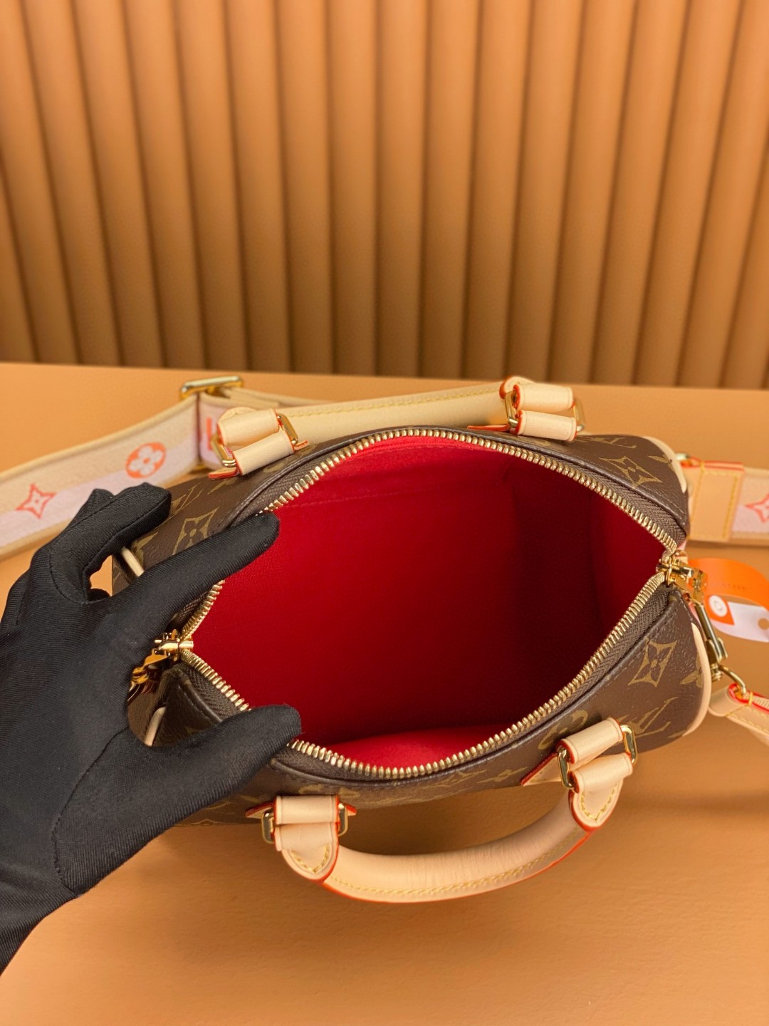 LOUIS VUITTON 路易威登 SpeedyBandoulière 20 经典老花满印刺绣Logo肩带帆布拼皮 斜挎包 单肩包 手提包 棕色 M46594