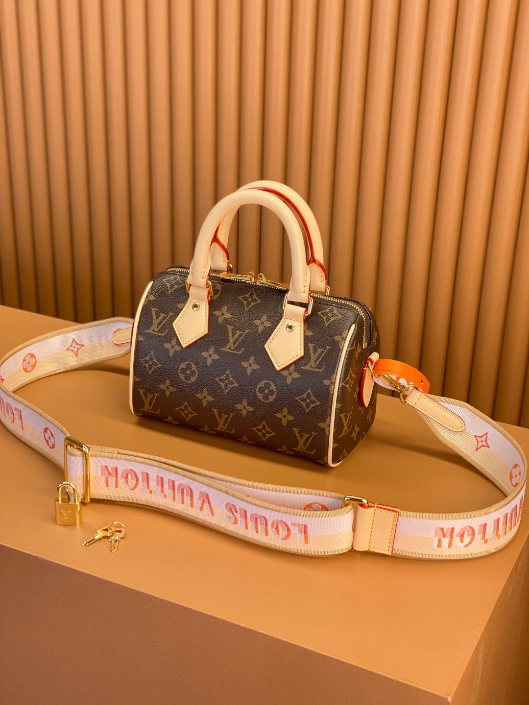 LOUIS VUITTON 路易威登 SpeedyBandoulière 20 经典老花满印刺绣Logo肩带帆布拼皮 斜挎包 单肩包 手提包 棕色 M46594