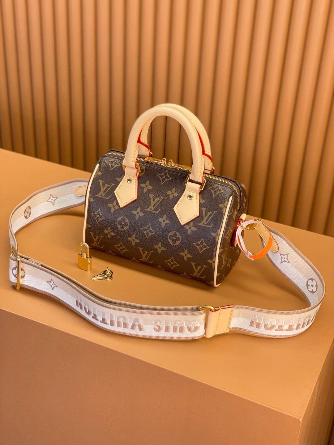 LOUIS VUITTON 路易威登 SpeedyBandoulière 20 经典老花满印刺绣Logo肩带帆布拼皮 斜挎包 单肩包 手提包 棕色 M46222