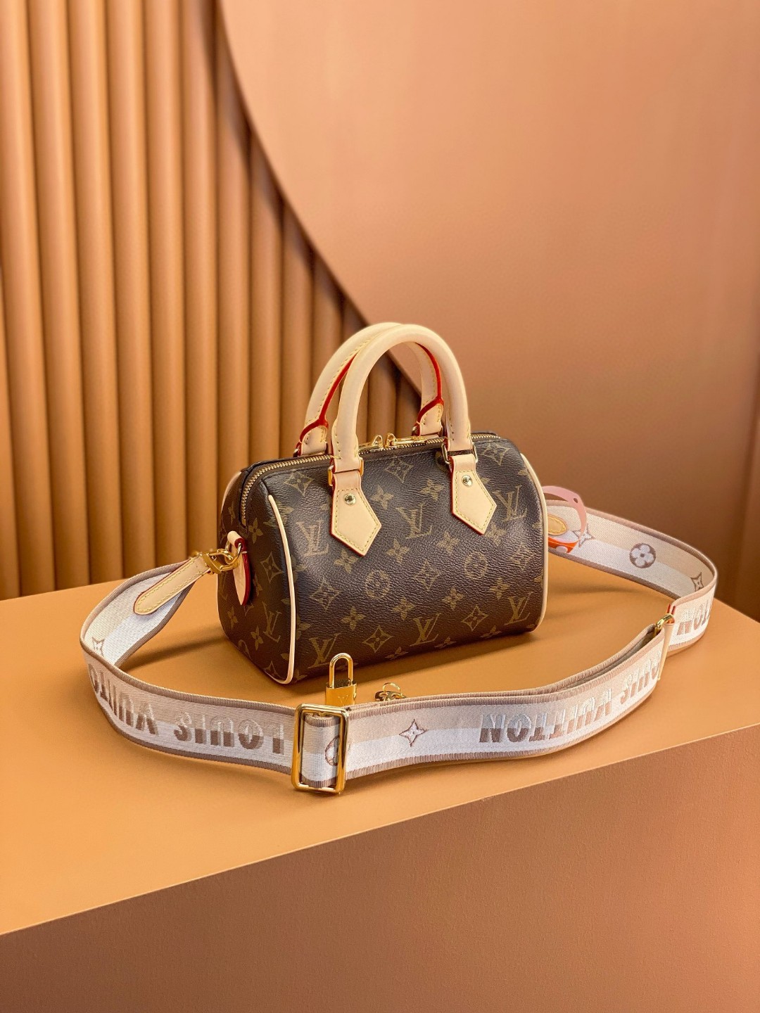 LOUIS VUITTON 路易威登 SpeedyBandoulière 20 经典老花满印刺绣Logo肩带帆布拼皮 斜挎包 单肩包 手提包 棕色 M46222