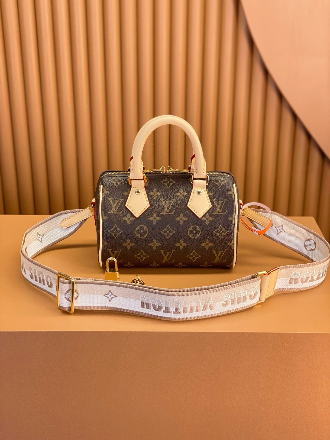 LOUIS VUITTON 路易威登 SpeedyBandoulière 20 经典老花满印刺绣Logo肩带帆布拼皮 斜挎包 单肩包 手提包 棕色 M46222