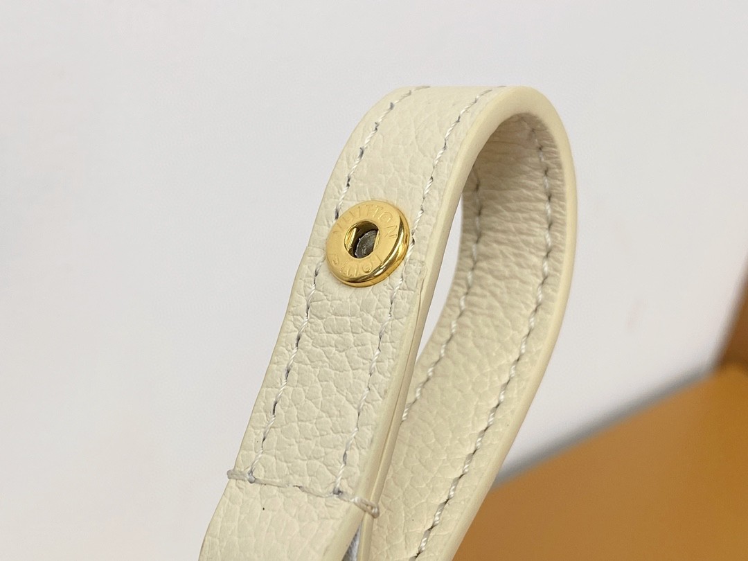 LOUIS VUITTON 路易威登 Favorite 超大老花图案压纹软粒面牛皮 腋下包 斜挎包 单肩包 手提包 粉色 M46393