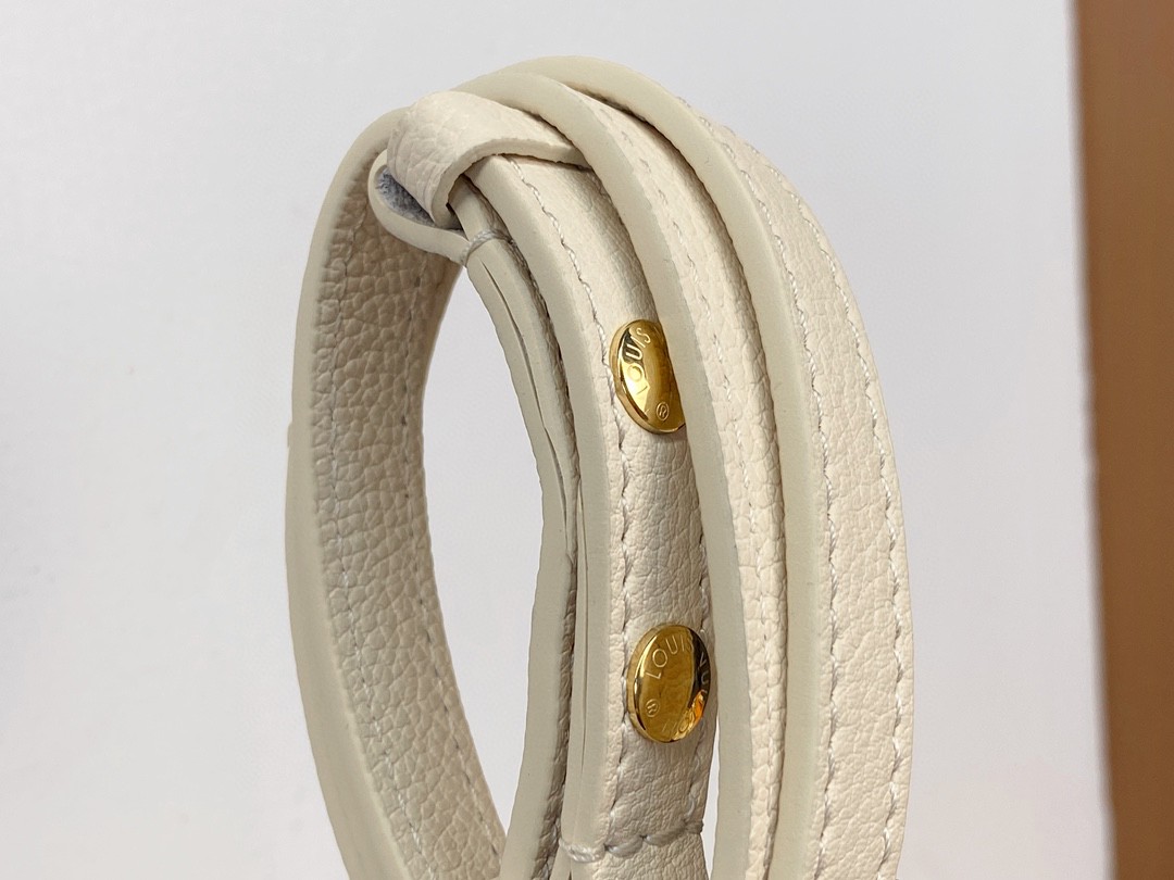 LOUIS VUITTON 路易威登 Favorite 超大老花图案压纹软粒面牛皮 腋下包 斜挎包 单肩包 手提包 粉色 M46393