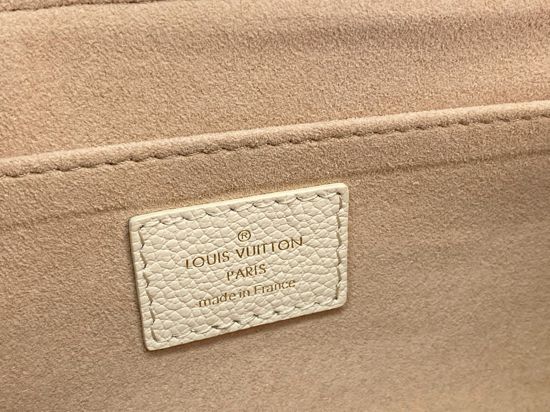 LOUIS VUITTON 路易威登 Favorite 超大老花图案压纹软粒面牛皮 腋下包 斜挎包 单肩包 手提包 粉色 M46393