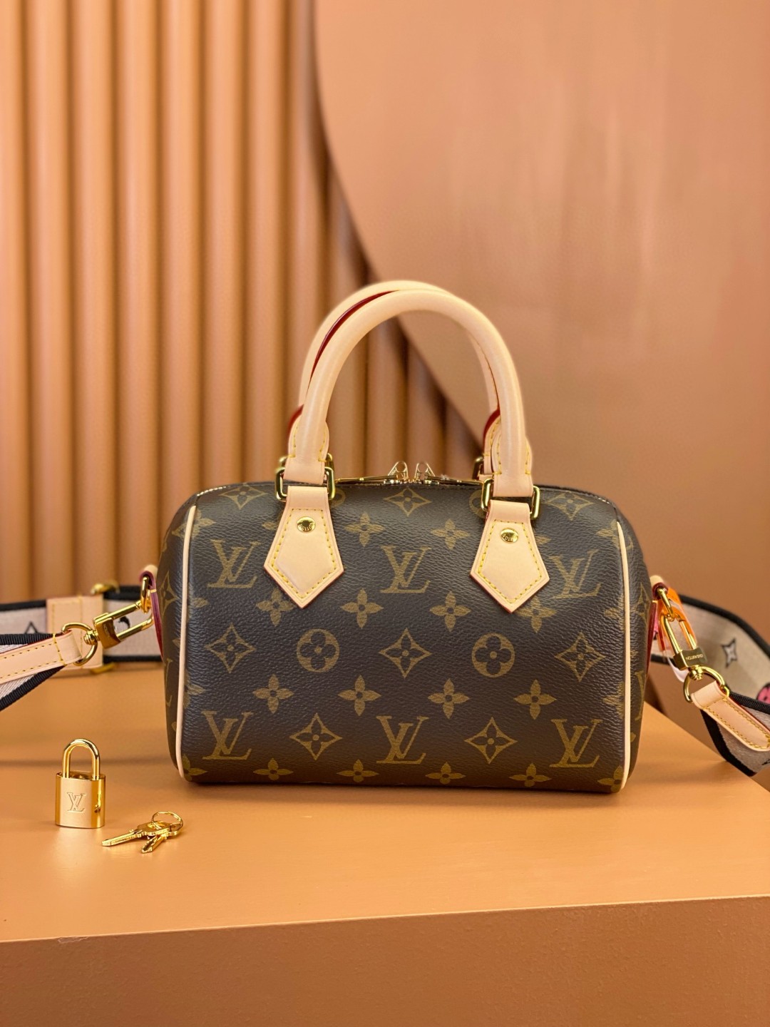 LOUIS VUITTON 路易威登 Speedy 20 经典老花满印刺绣Logo肩带帆布拼皮 斜挎包 单肩包 手提包 黑棕色 M46234
