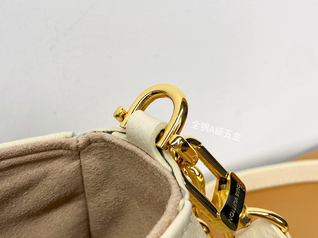 LOUIS VUITTON 路易威登 Favorite 超大老花图案压纹软粒面牛皮 腋下包 斜挎包 单肩包 手提包 粉色 M46393