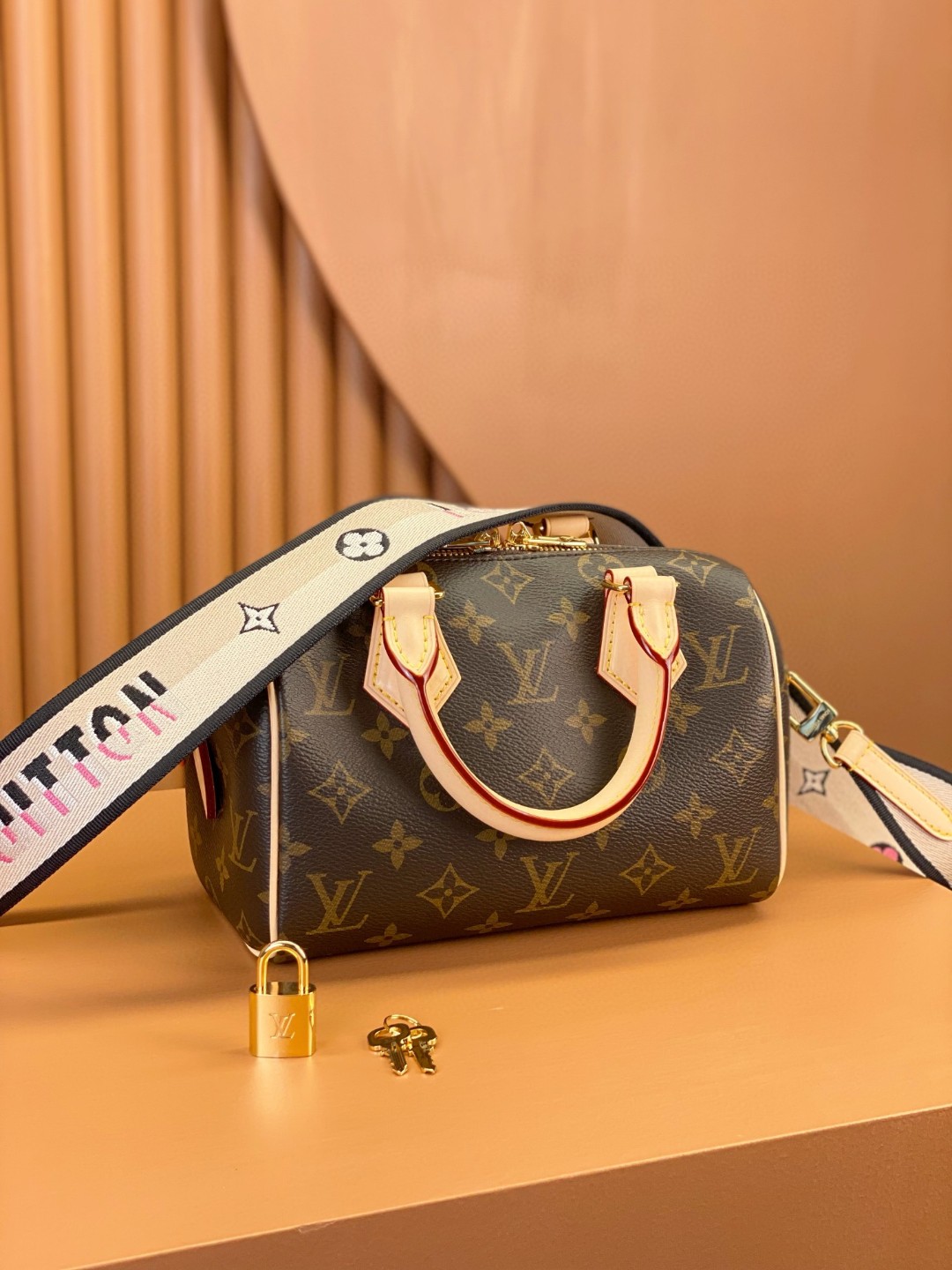 LOUIS VUITTON 路易威登 Speedy 20 经典老花满印刺绣Logo肩带帆布拼皮 斜挎包 单肩包 手提包 棕色 M45957
