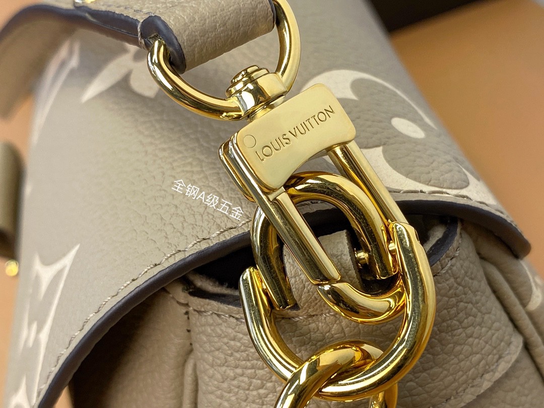 LOUIS VUITTON 路易威登 Favorite 超大老花图案压纹软粒面牛皮 腋下包 斜挎包 单肩包 手提包 大象灰 M45836