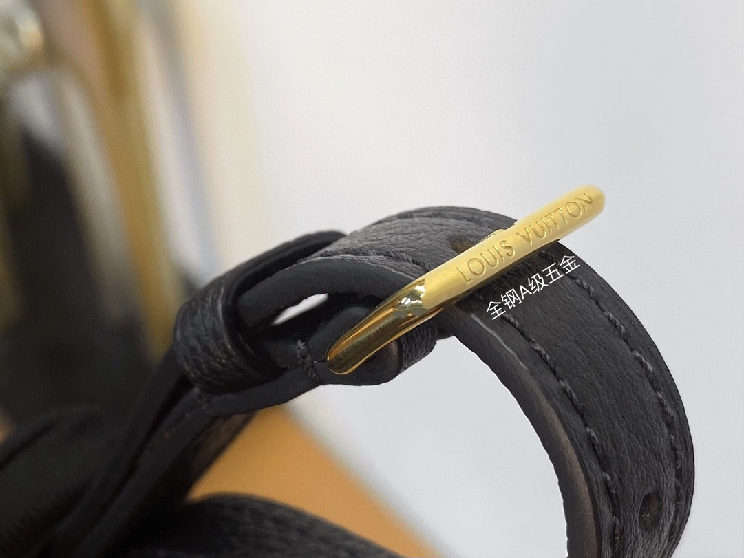 LOUIS VUITTON 路易威登 NOE NANO 通体徽标印花抽绳开合压纹粒面牛皮 水桶包 斜挎包 单肩包 手提包 黑色 