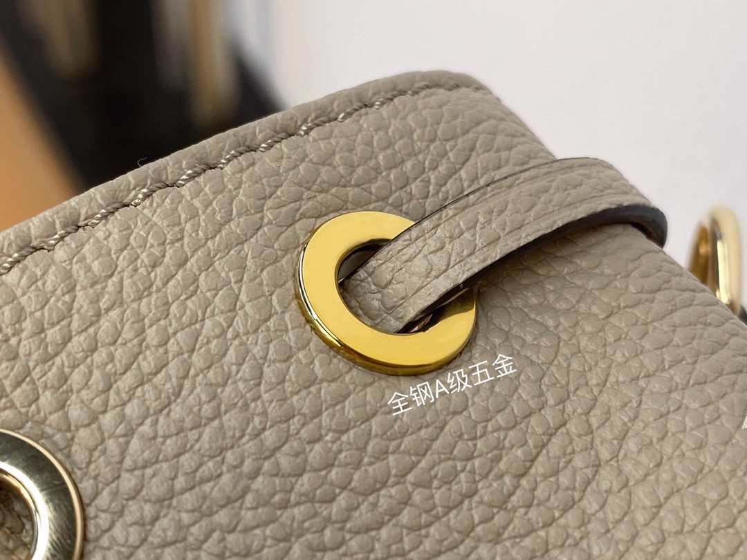 LOUIS VUITTON 路易威登 NOE NANO 通体徽标印花抽绳开合压纹粒面牛皮 水桶包 斜挎包 单肩包 手提包 大象灰 M46291