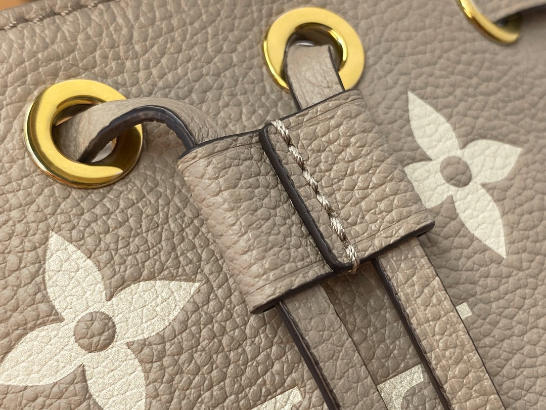 LOUIS VUITTON 路易威登 NOE NANO 通体徽标印花抽绳开合压纹粒面牛皮 水桶包 斜挎包 单肩包 手提包 大象灰 M46291