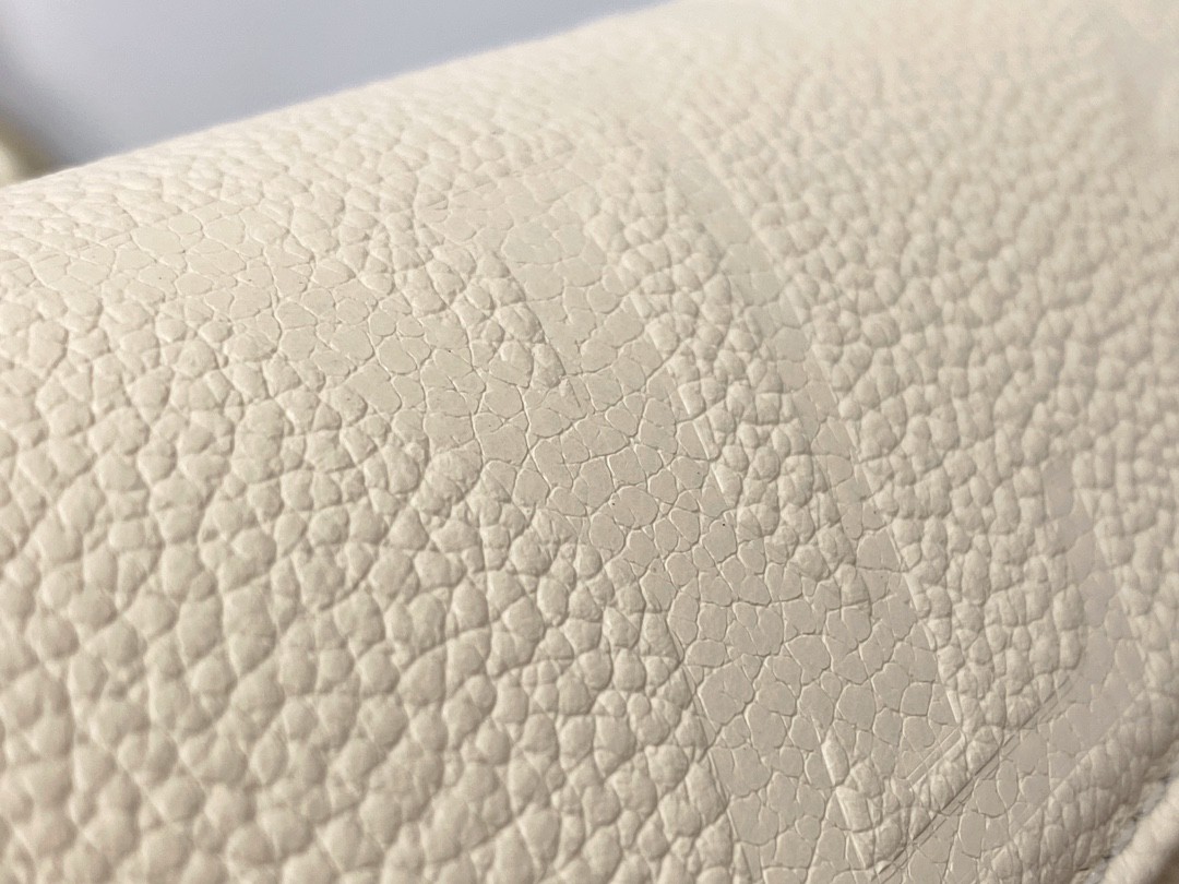 LOUIS VUITTON 路易威登 IVY 金属链条老花满印牛皮革 法棍包 腋下包 斜挎包 单肩包 手提包 白色 M82210