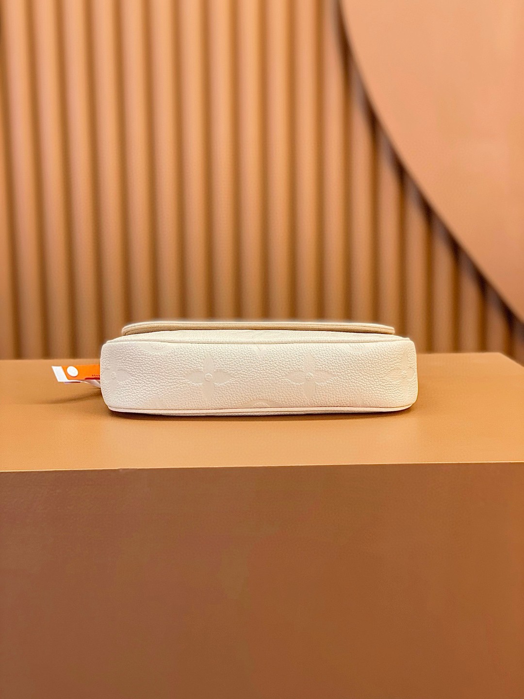 LOUIS VUITTON 路易威登 IVY 金属链条老花满印牛皮革 法棍包 腋下包 斜挎包 单肩包 手提包 白色 M82210