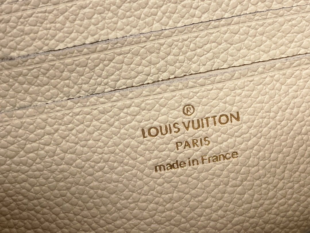 LOUIS VUITTON 路易威登 IVY 金属链条老花满印牛皮革 法棍包 腋下包 斜挎包 单肩包 手提包 白色 M82210