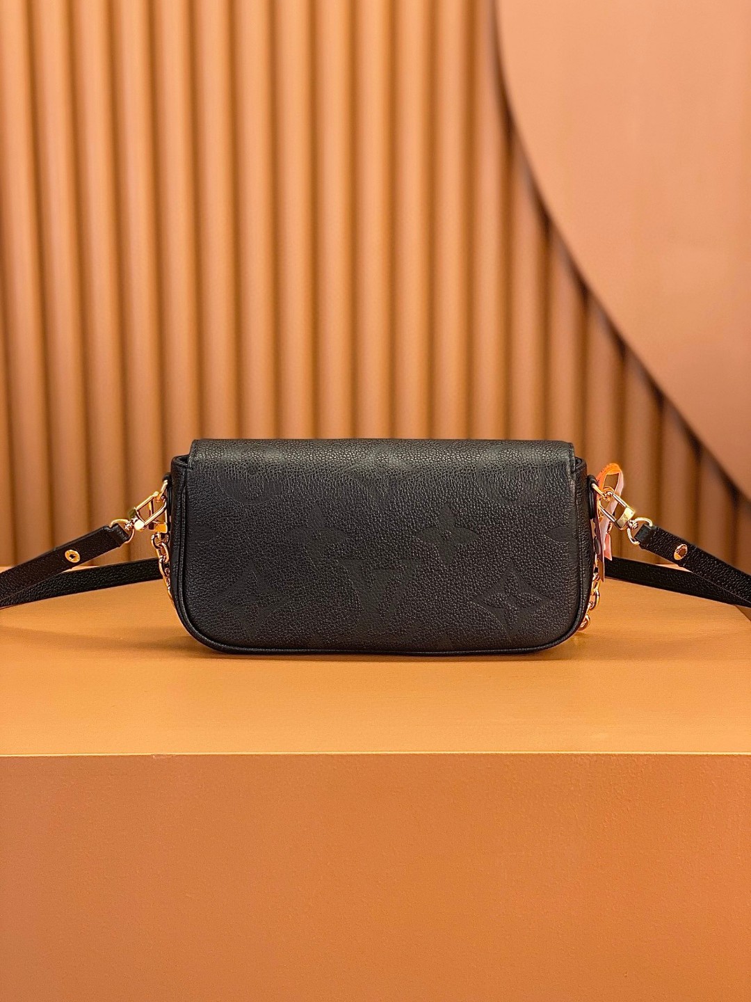 LOUIS VUITTON 路易威登 IVY 金属链条老花满印牛皮革 法棍包 腋下包 斜挎包 单肩包 手提包 黑色 M82154