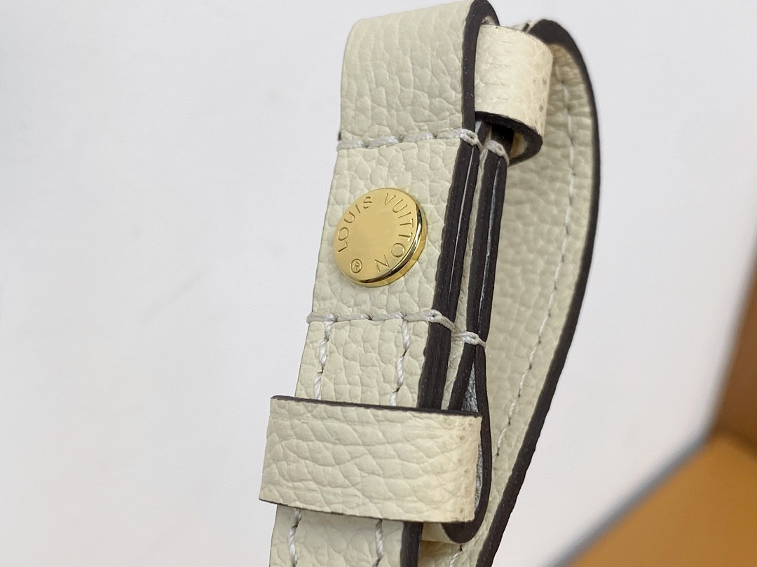 LOUIS VUITTON 路易威登 IVY 金属链条老花满印牛皮革 法棍包 腋下包 斜挎包 单肩包 手提包 白色 M82210