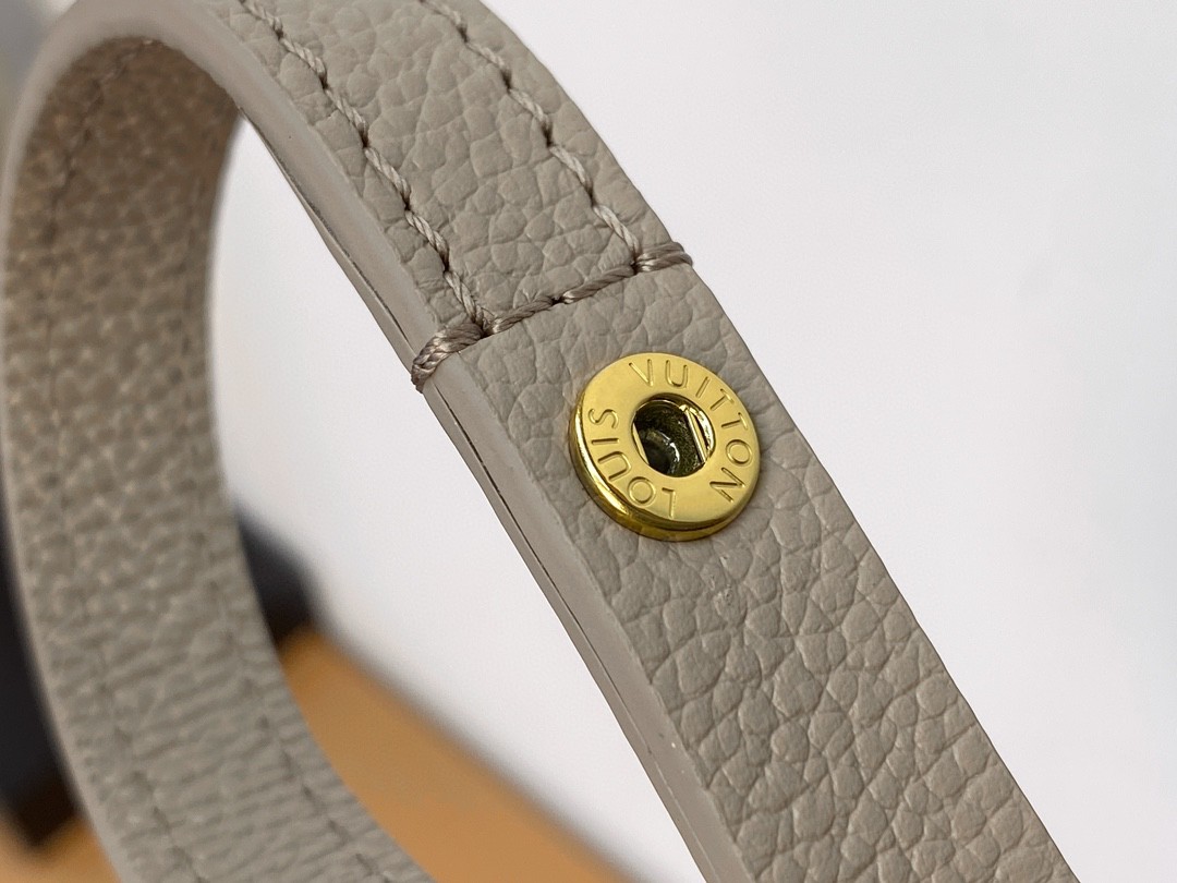 LOUIS VUITTON 路易威登 IVY 金属链条老花满印牛皮革 法棍包 腋下包 斜挎包 单肩包 手提包 米灰色 M82211