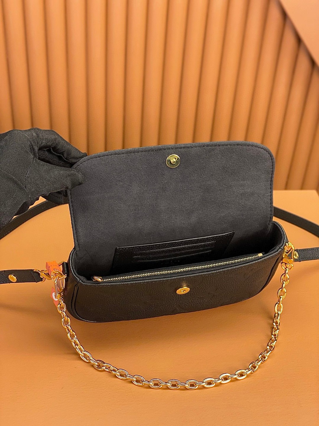 LOUIS VUITTON 路易威登 IVY 金属链条老花满印牛皮革 法棍包 腋下包 斜挎包 单肩包 手提包 黑色 M82154