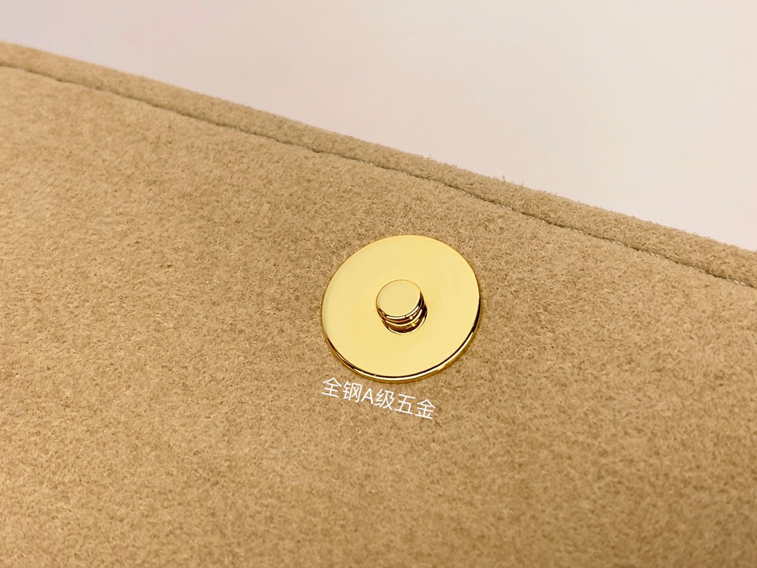 LOUIS VUITTON 路易威登 IVY 金属链条老花满印牛皮革 法棍包 腋下包 斜挎包 单肩包 手提包 白色 M82210