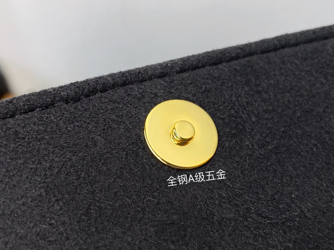 LOUIS VUITTON 路易威登 IVY 金属链条老花满印牛皮革 法棍包 腋下包 斜挎包 单肩包 手提包 黑色 M82154