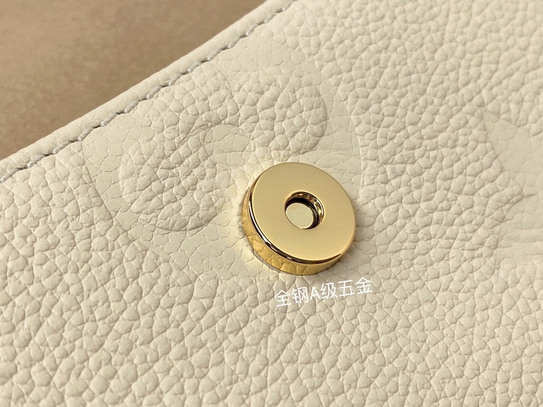 LOUIS VUITTON 路易威登 IVY 金属链条老花满印牛皮革 法棍包 腋下包 斜挎包 单肩包 手提包 白色 M82210