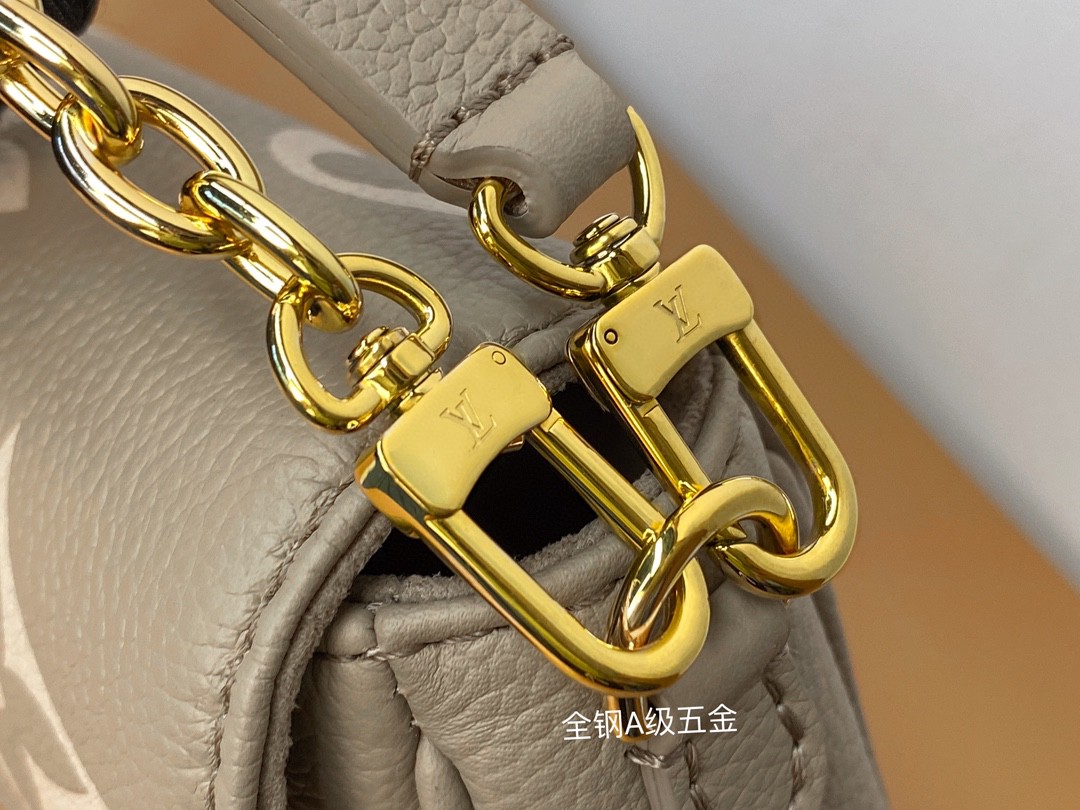 LOUIS VUITTON 路易威登 IVY 金属链条老花满印牛皮革 法棍包 腋下包 斜挎包 单肩包 手提包 米灰色 M82211